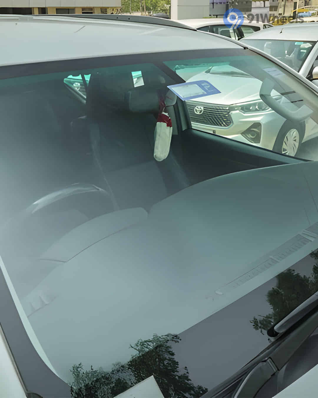 Front Windshield / Windscreen