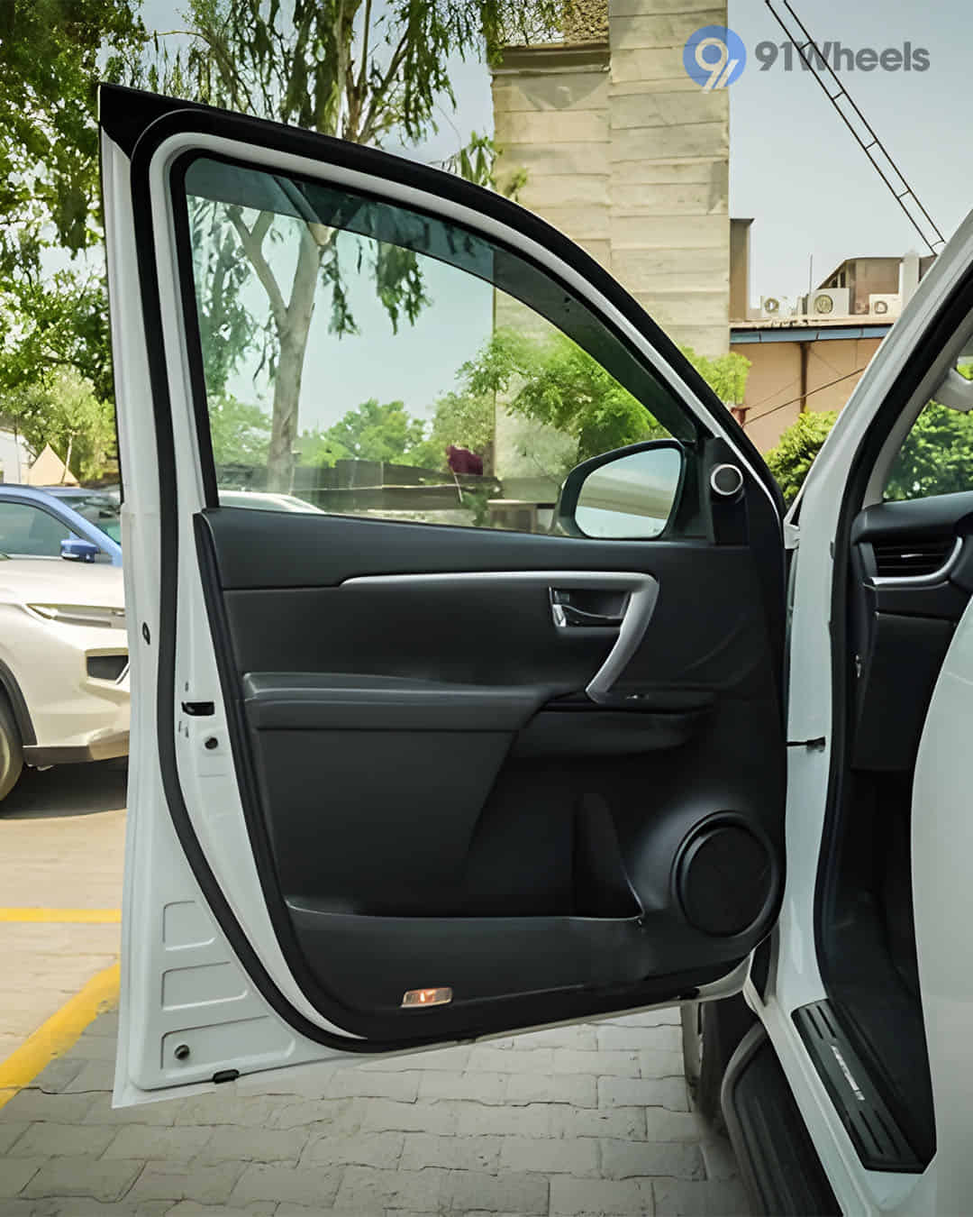 Front Passenger Door Pad Handle