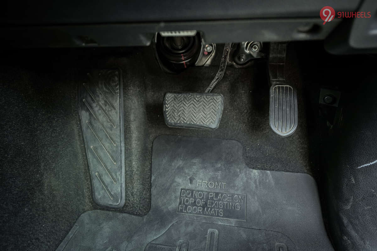 Toyota Fortuner Pedals/Foot Controls