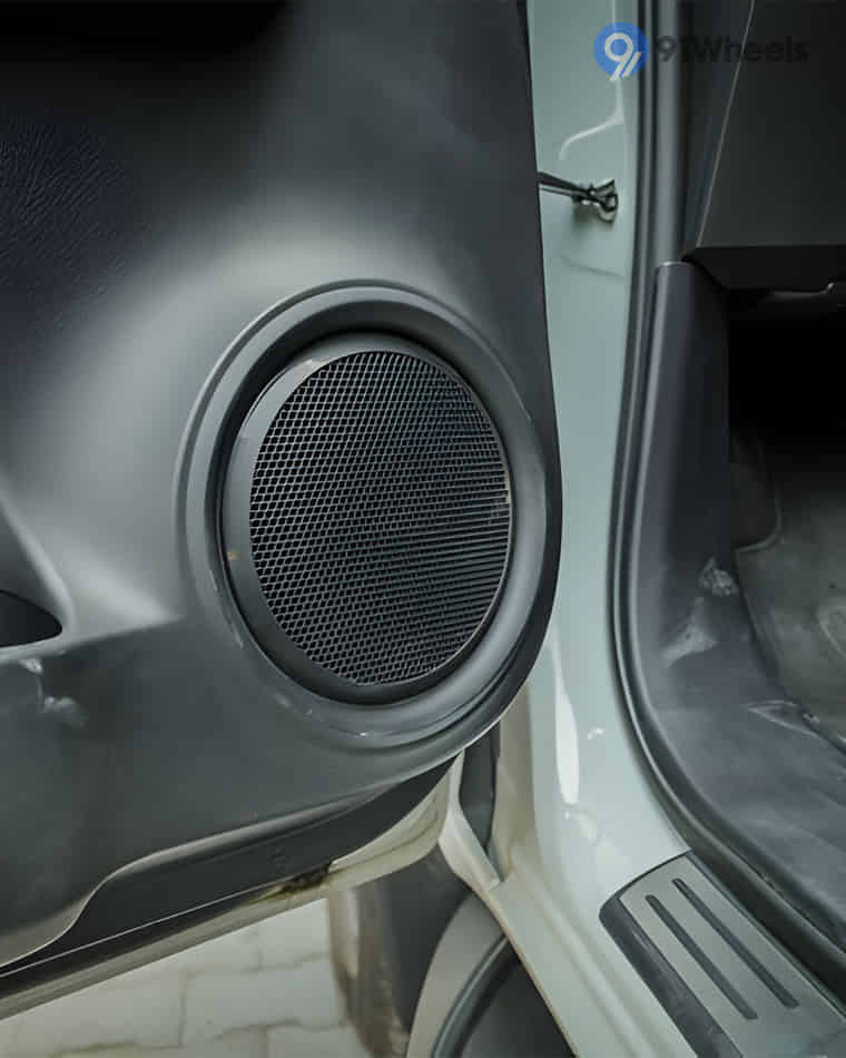 Infotainment & Charging - 2