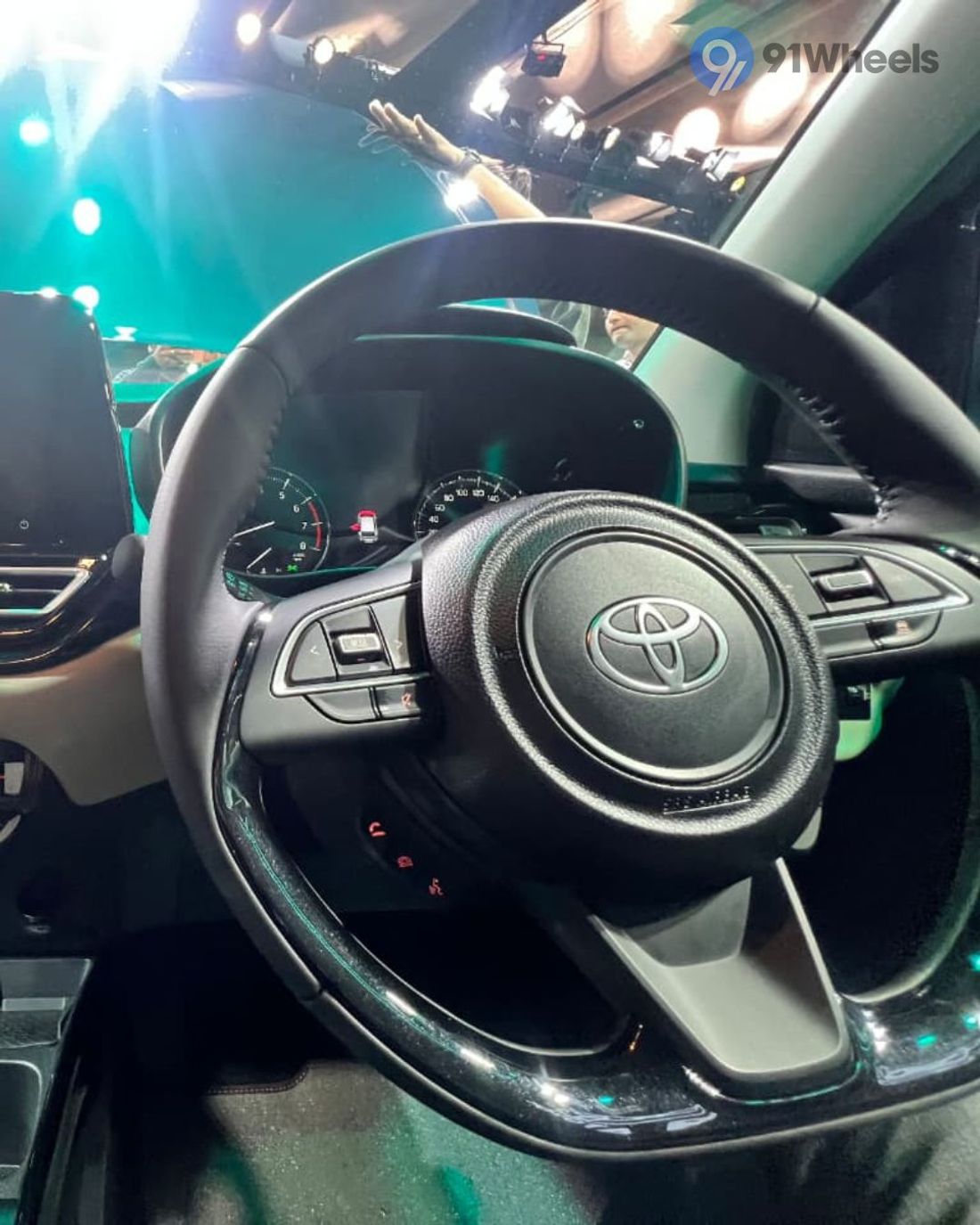 Left Steering Mounted Controls Left Steering Mounted Controls