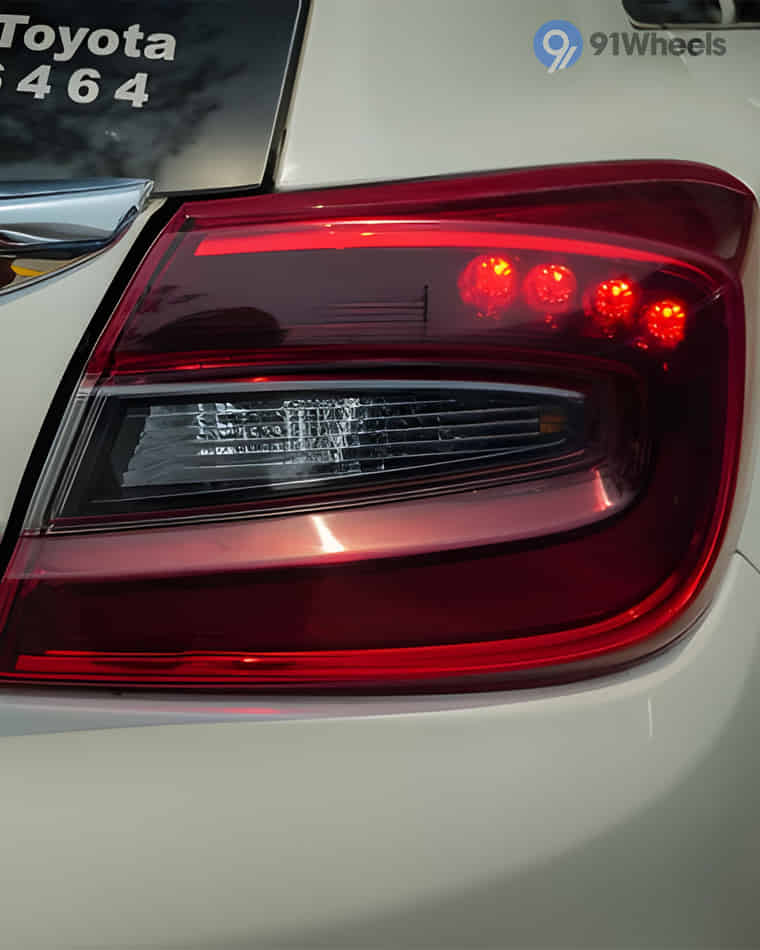 Headlights & Tail-lights - 3 Headlights & Tail-lights - 3