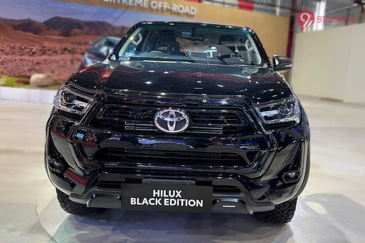 Toyota Hilux Front View Toyota Hilux Front View