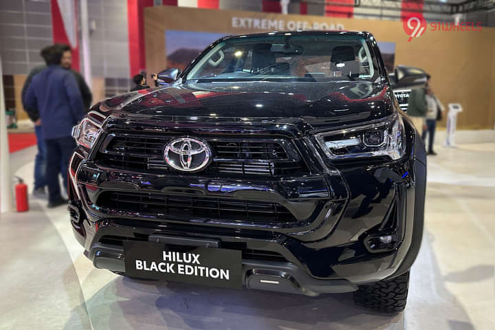 Toyota Hilux Grille