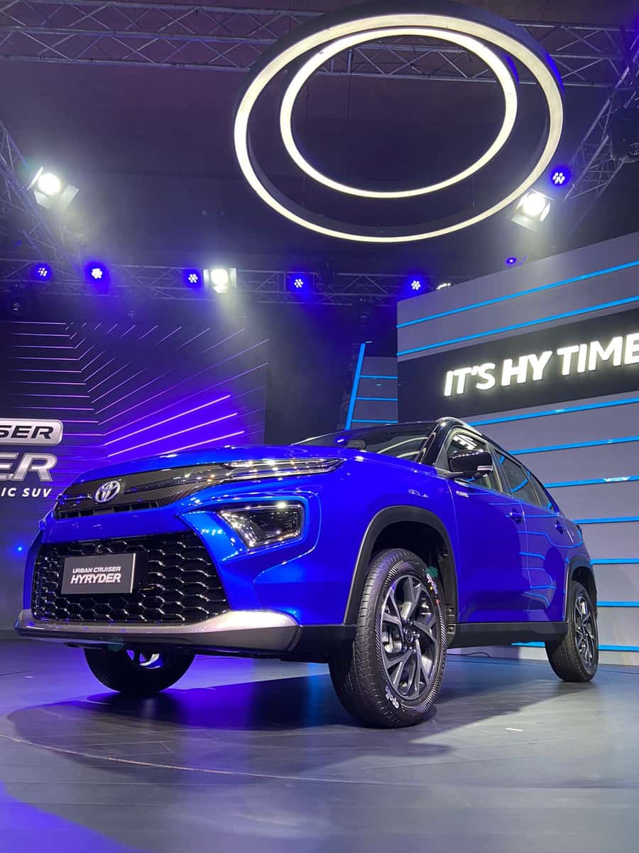 Toyota Urban Cruiser HyRyder Images - Urban Cruiser HyRyder Interior ...