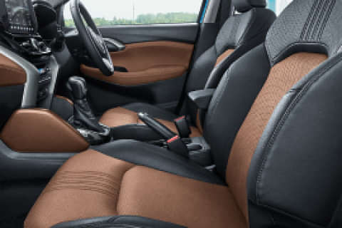 Toyota Urban Cruiser HyRyder Front Row Seats Image