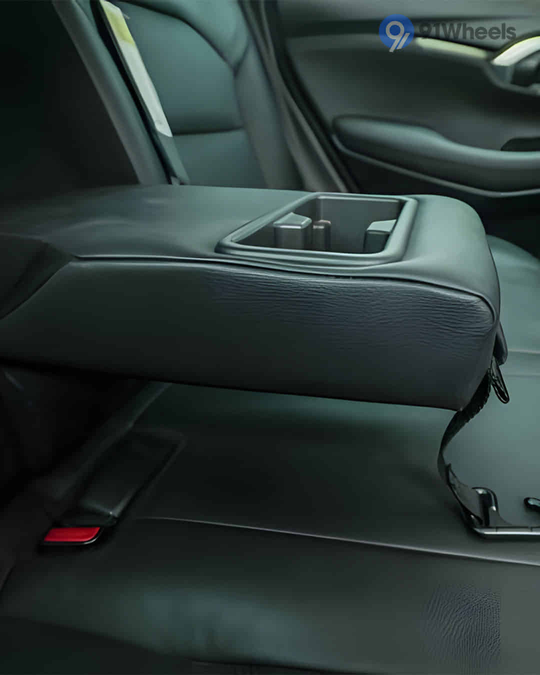 Front Centre Arm Rest Front Centre Arm Rest