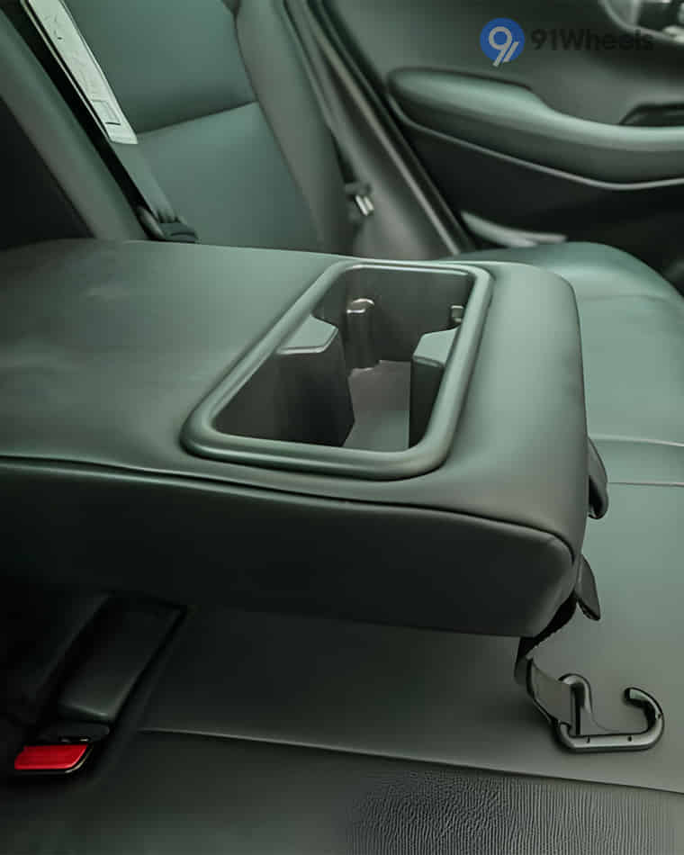 Seats & Cabin Comfort - 2 Seats & Cabin Comfort - 2