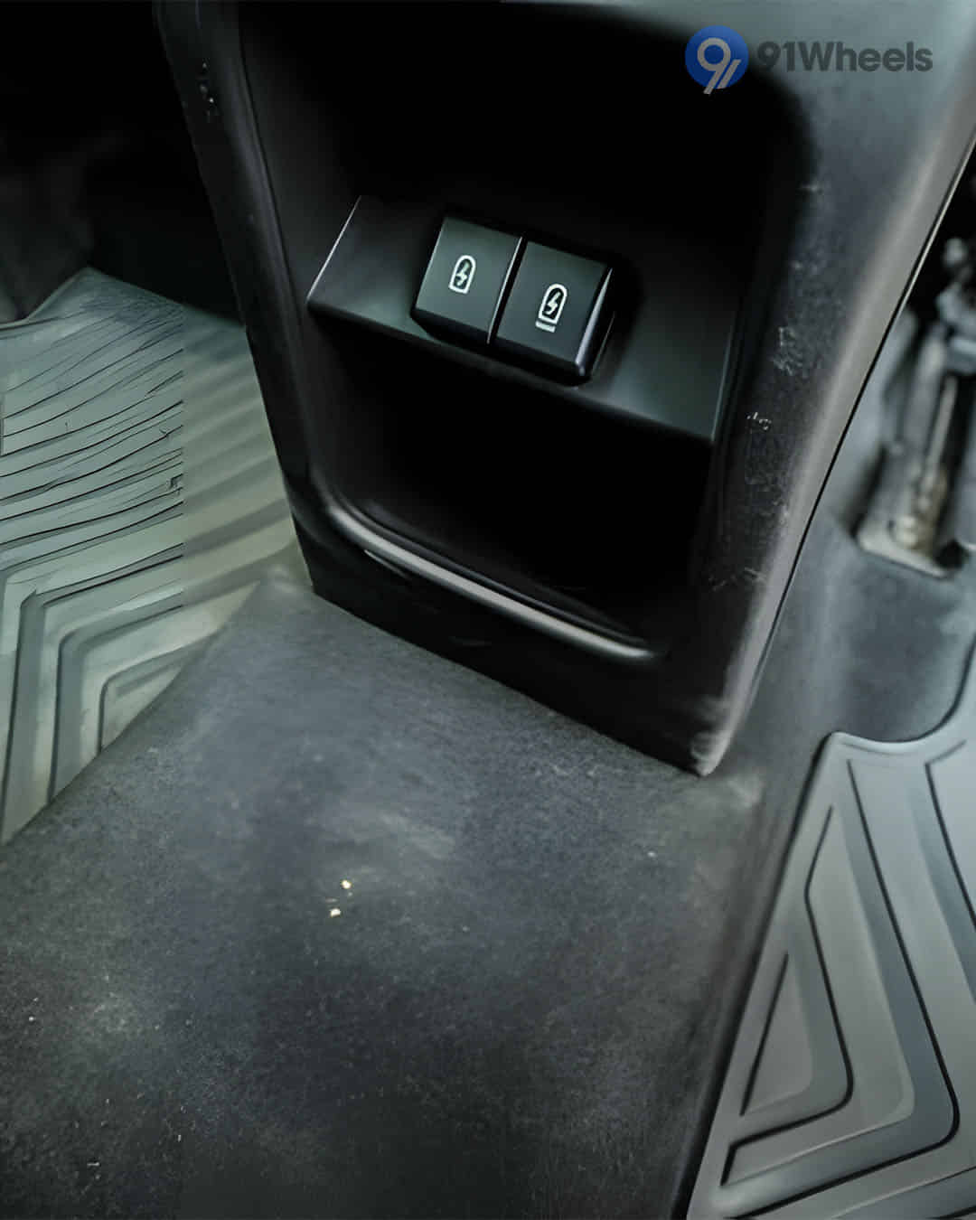 Power Socket / USB / Wireless Charging Power Socket / USB / Wireless Charging