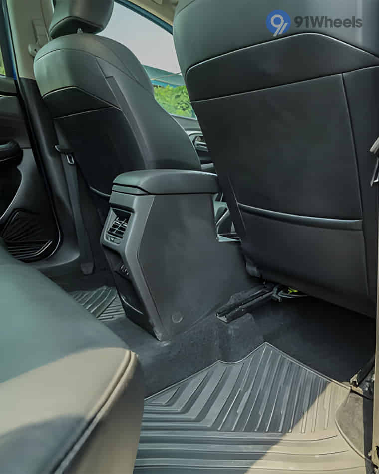 Seats & Cabin Comfort - 1 Seats & Cabin Comfort - 1