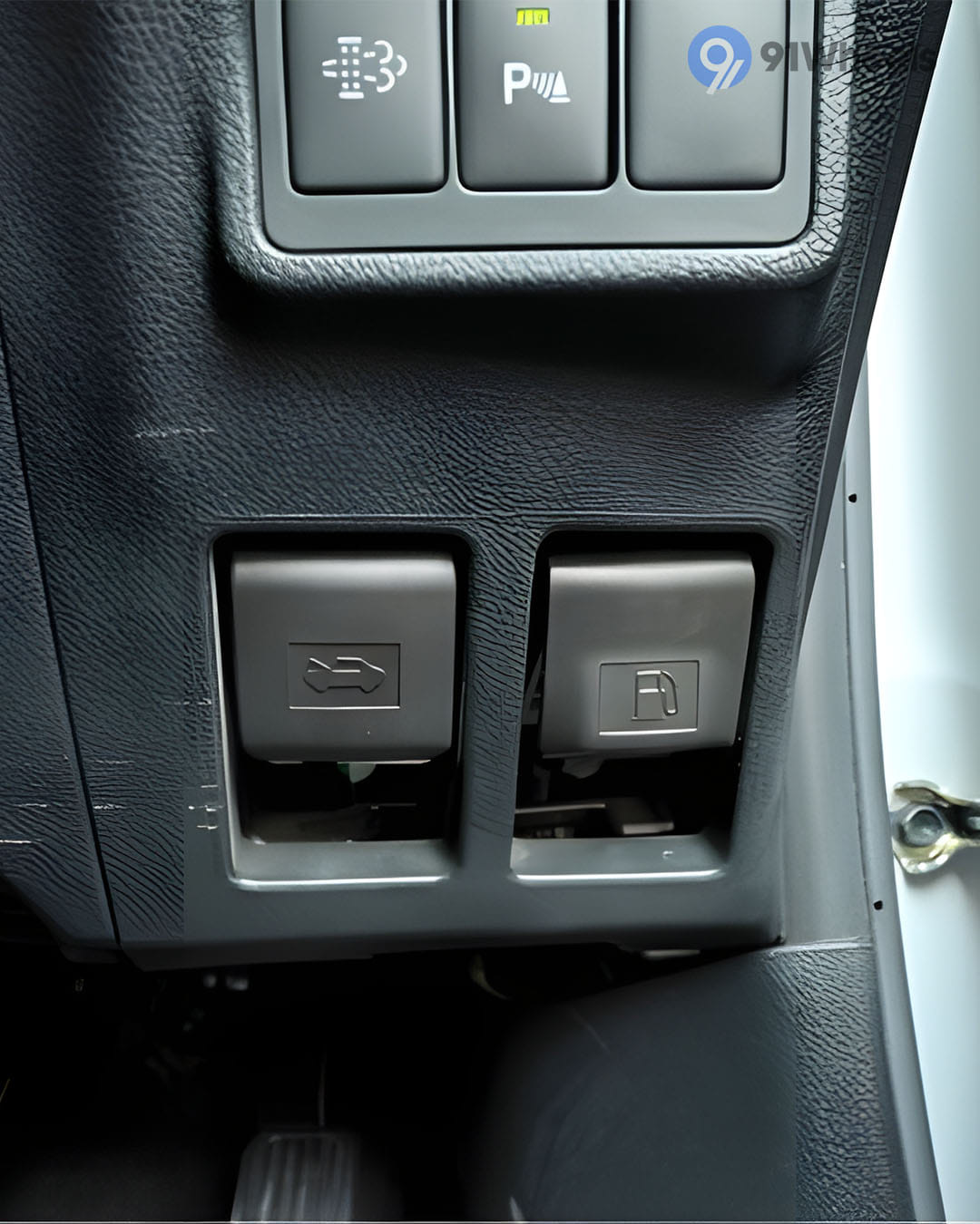 Driver Controls - 2 Driver Controls - 2