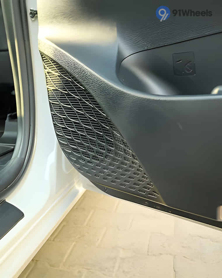 Infotainment & Charging - 2