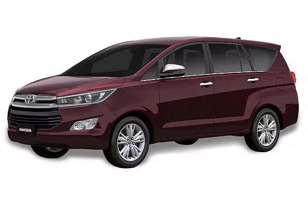 Toyota Innova Crysta 2020-2022 Cornering Shot