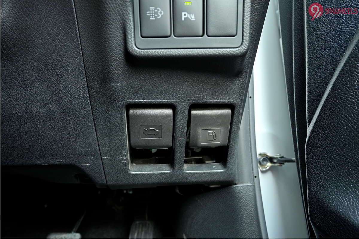 Toyota Innova Crysta USB Port/Power Socket/Wireless Charging