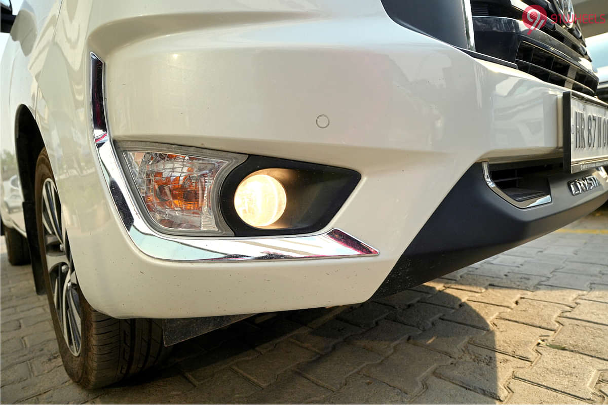 Toyota Innova Crysta Front Fog Lamp