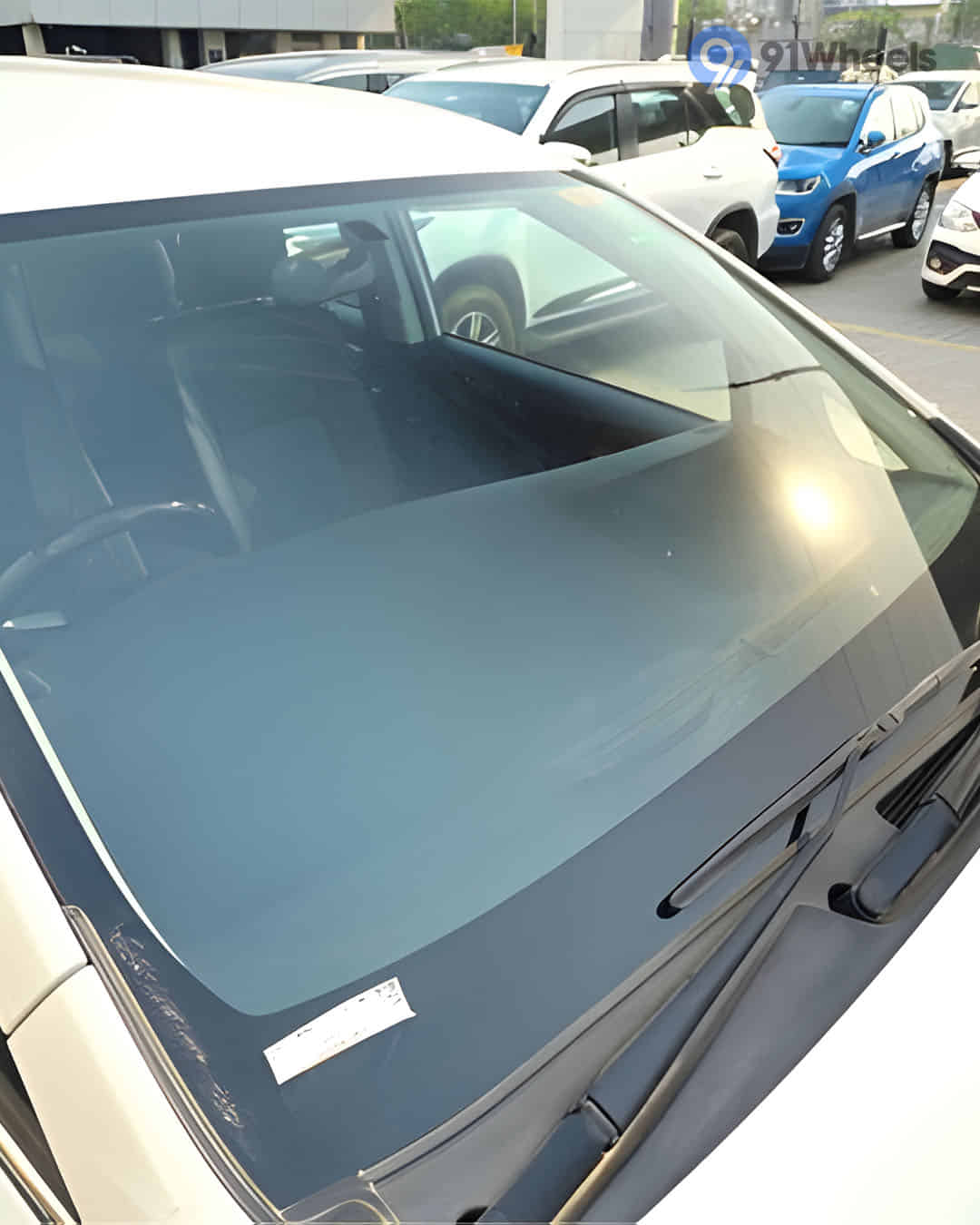 Front Windshield / Windscreen Front Windshield / Windscreen