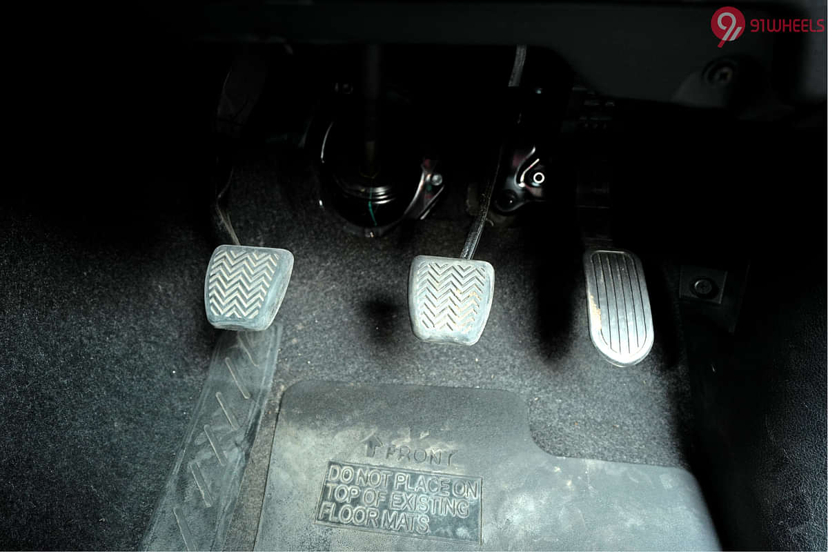 Toyota Innova Crysta Pedals/Foot Controls