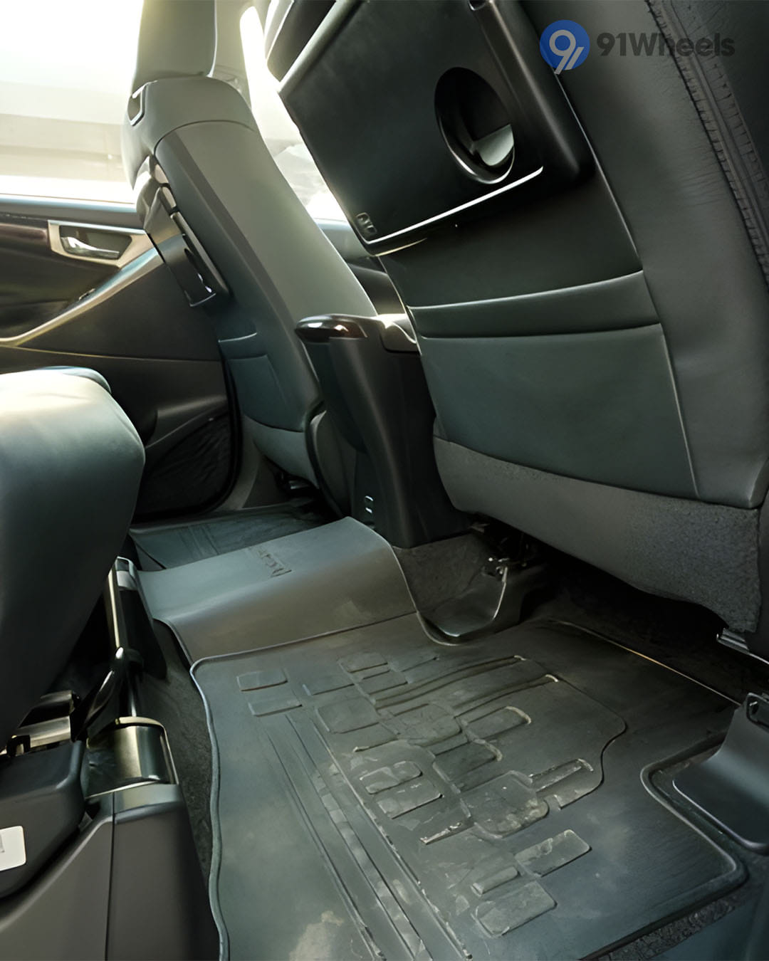 Seats & Cabin Comfort - 2 Seats & Cabin Comfort - 2