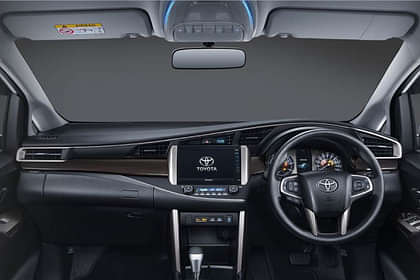 Toyota Innova Crysta GX Plus 7 Str Dashboard