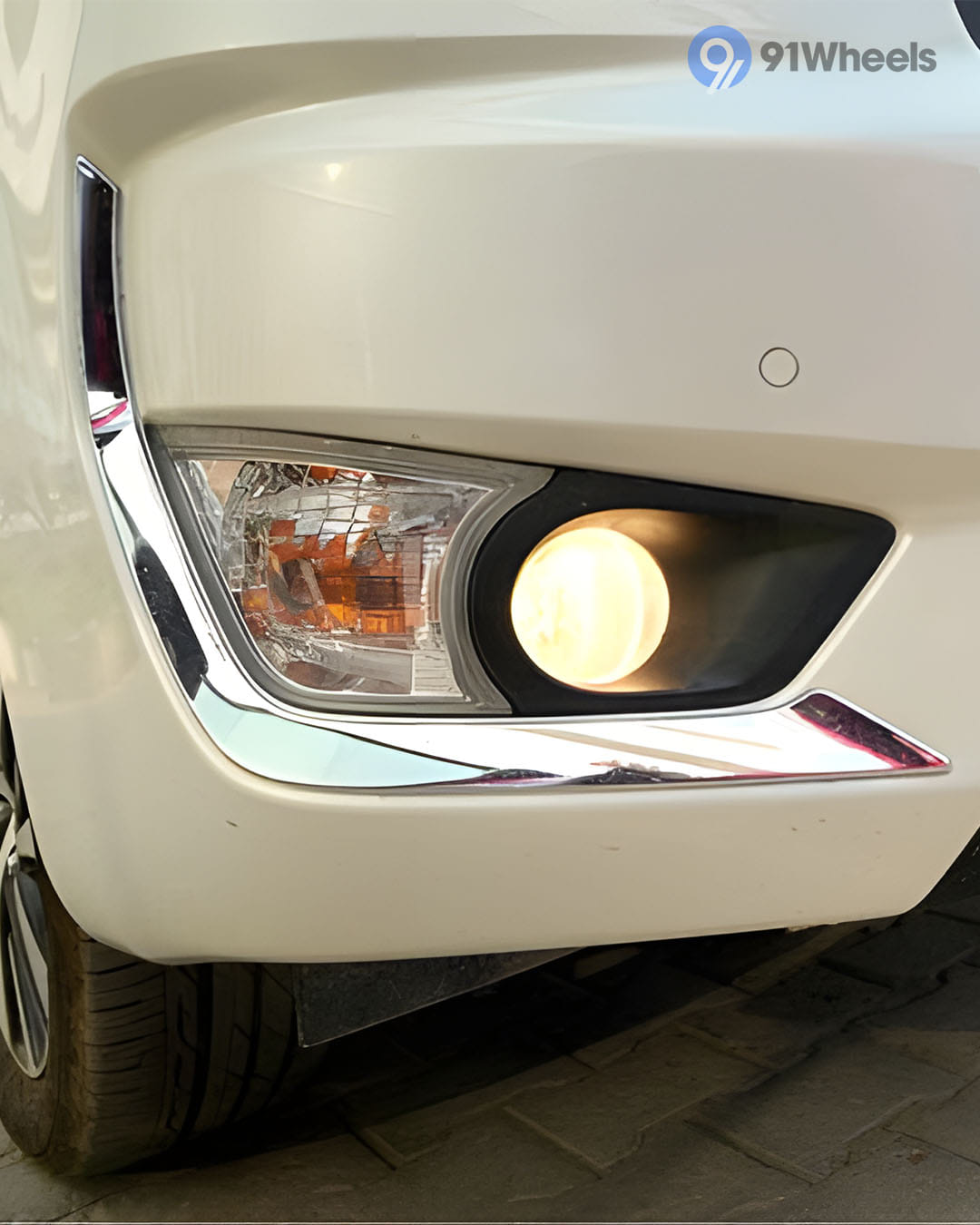 Headlights & Tail-lights - 2 Headlights & Tail-lights - 2