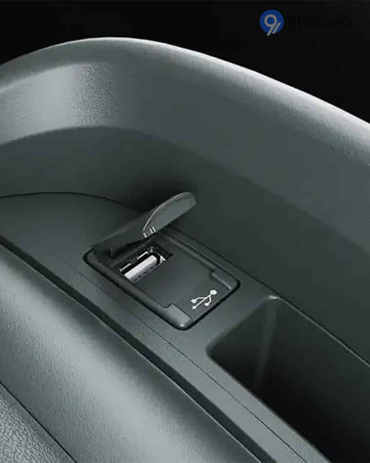 Infotainment & Charging - 1 Infotainment & Charging - 1