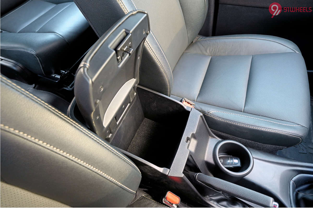 Toyota Innova Crysta Center Console/Centre Console Storage