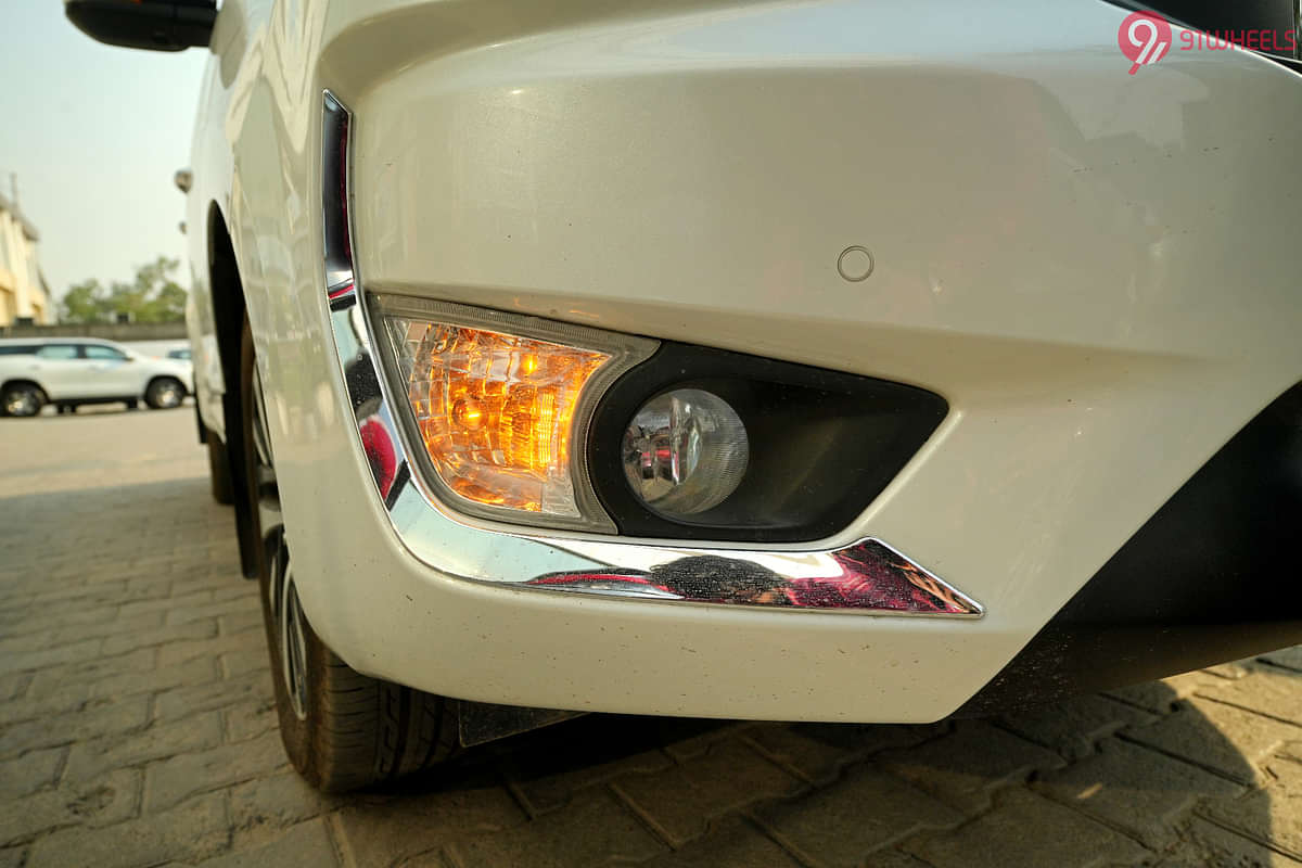 Toyota Innova Crysta Blinker