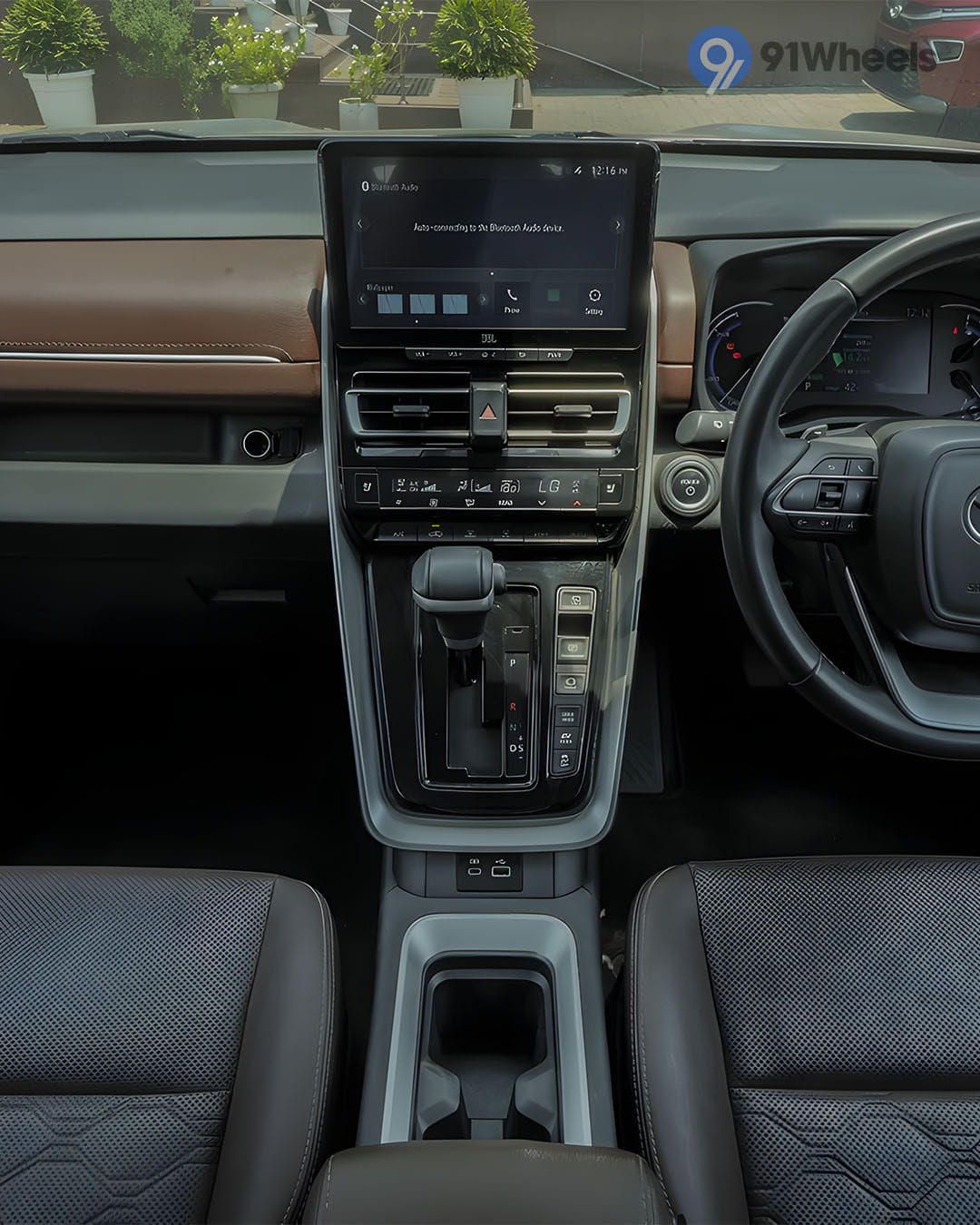 Dashboard & Front Cabin - 2