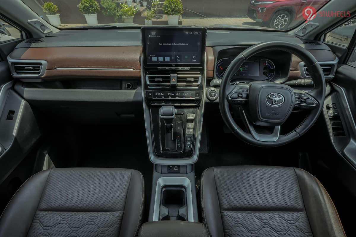 Toyota Innova Hycross Dashboard