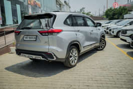 Innova Hycross image