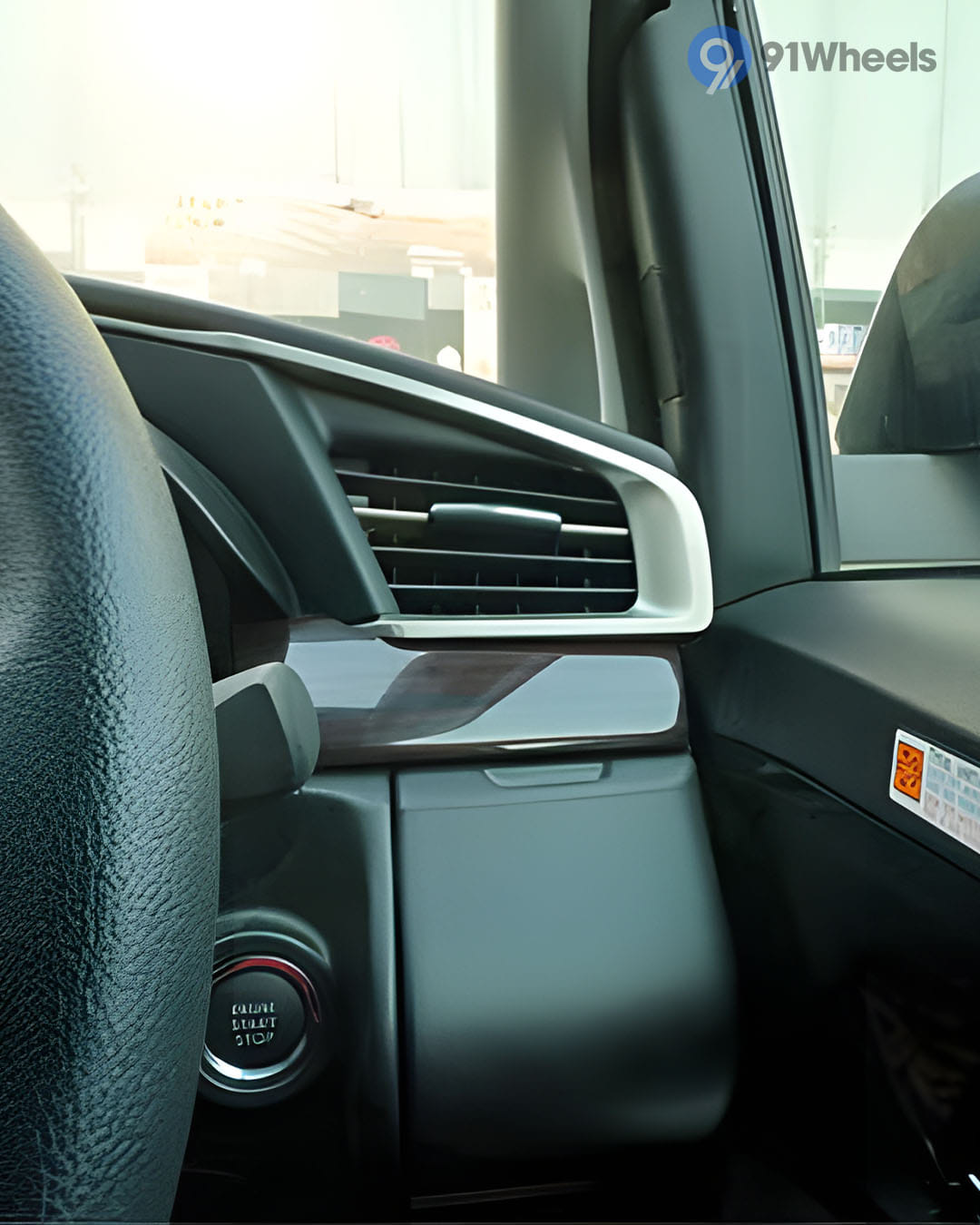 Dashboard & Front Cabin - 3