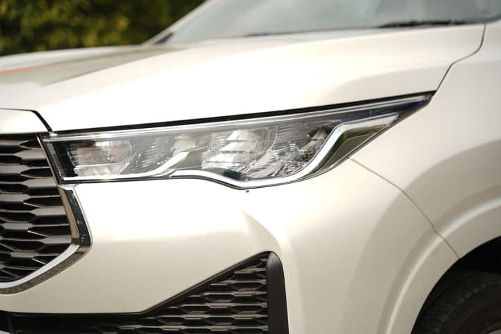 Toyota Innova Hycross Headlight