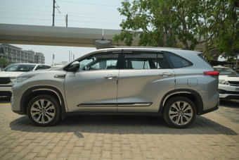 Toyota Innova Hycross Left Side View Toyota Innova Hycross Left Side View