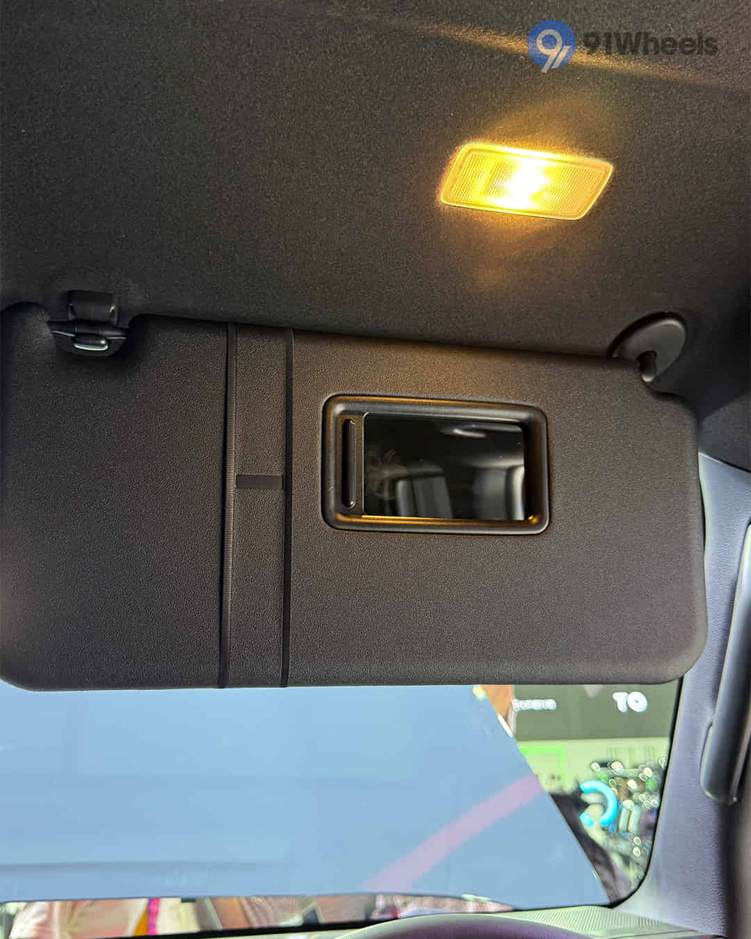 Sunvisor without Vanity mirror