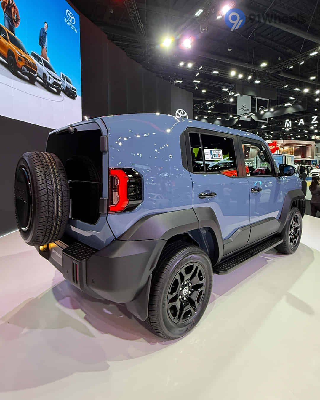 Right Rear Three Quarter