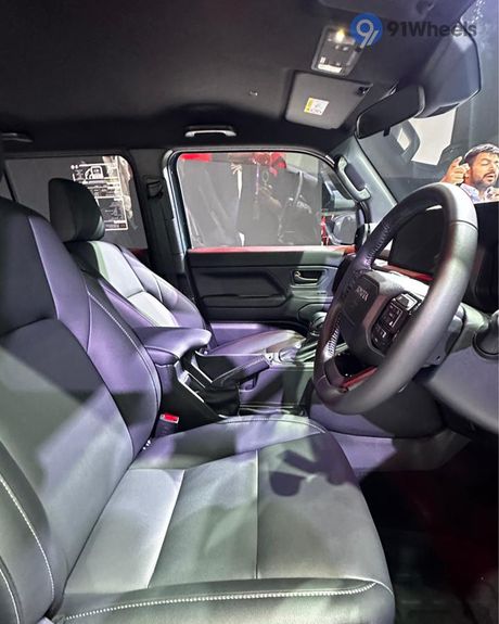 Land Cruiser FJ Front Row Seats