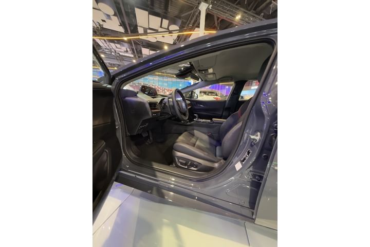 Toyota Prius PHEV Front Row Seats