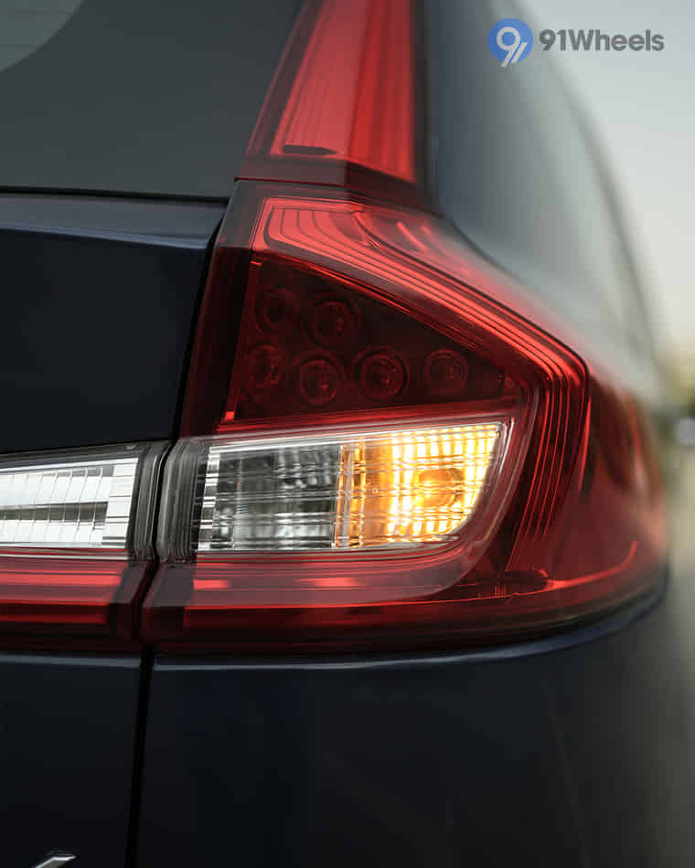 Headlights & Tail-lights - 5 Headlights & Tail-lights - 5