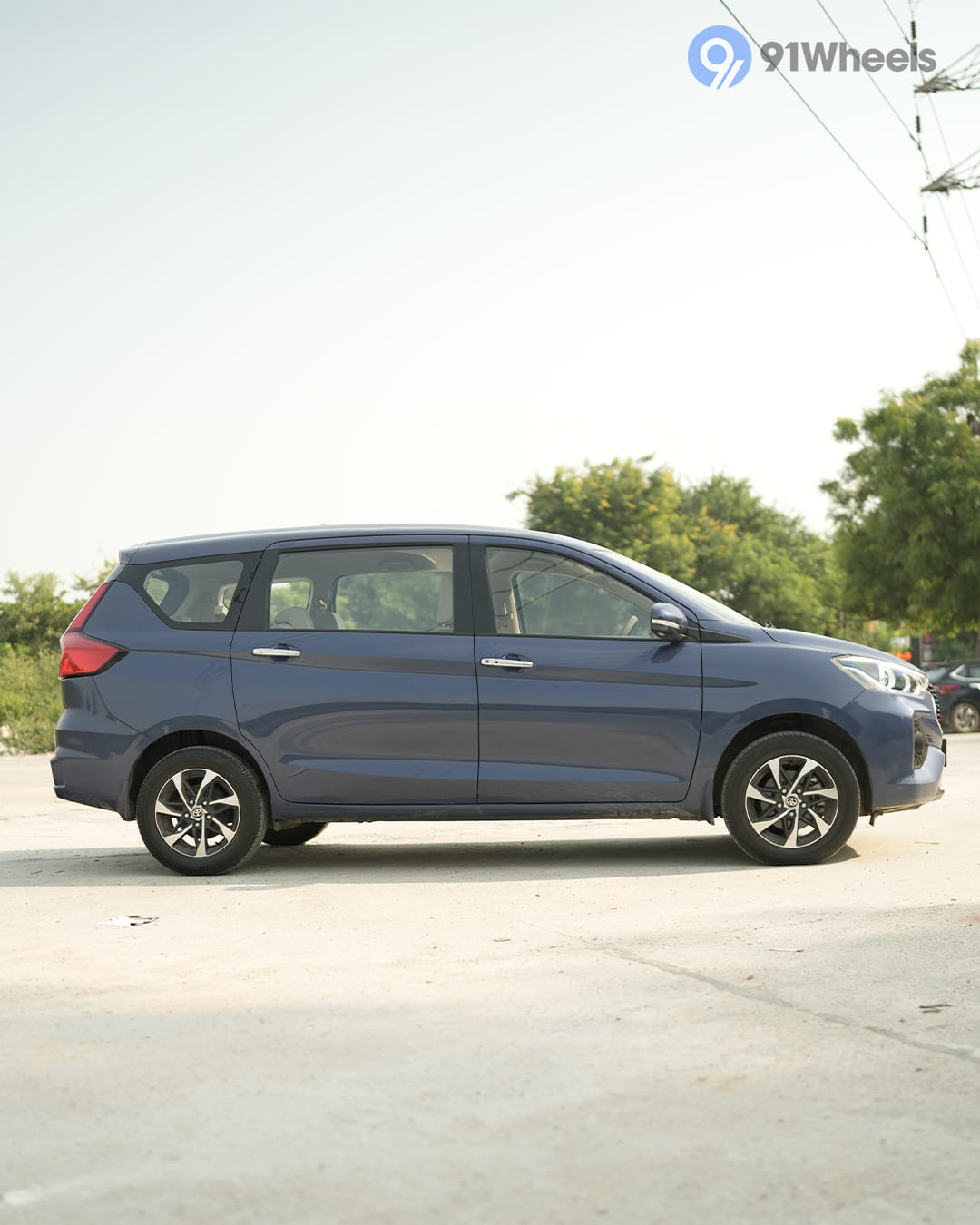 Toyota Rumion Right Side View