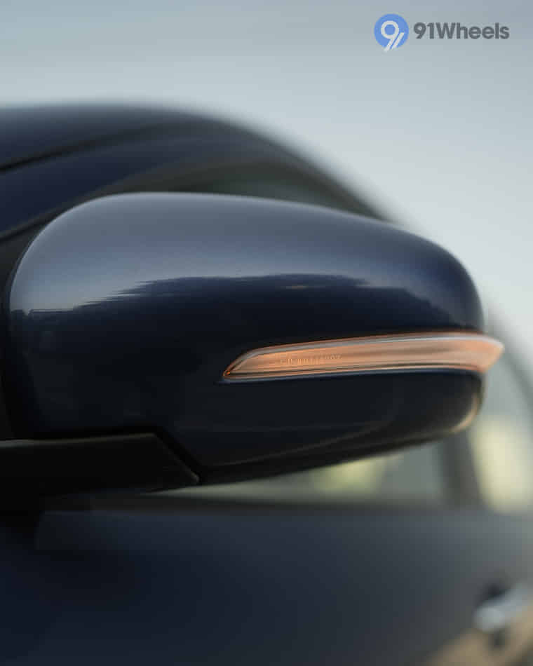 Headlights & Tail-lights - 4 Headlights & Tail-lights - 4