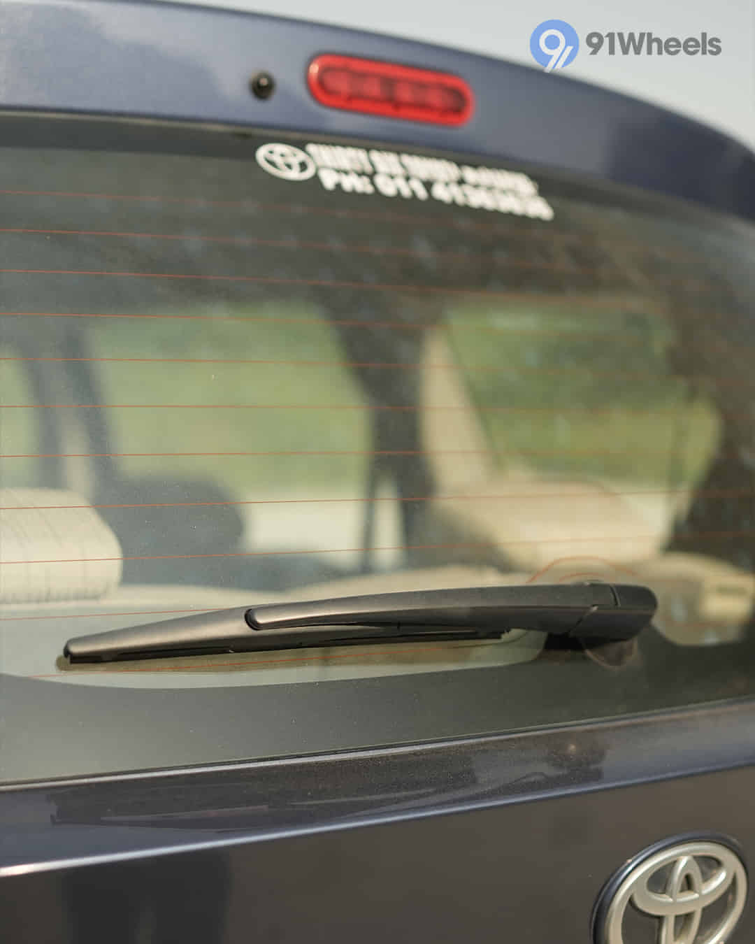 Rear Windshield / Windscreen