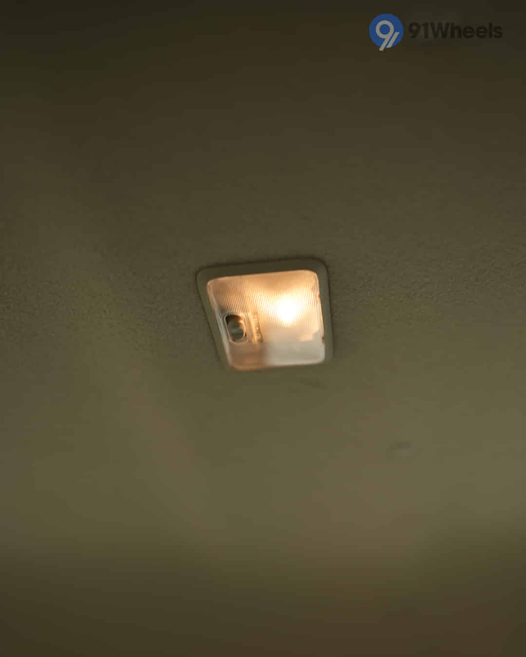 Rear Row Roof Mounted Cabin Lamps