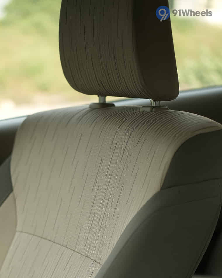 Seats & Cabin Comfort - 4 Seats & Cabin Comfort - 4