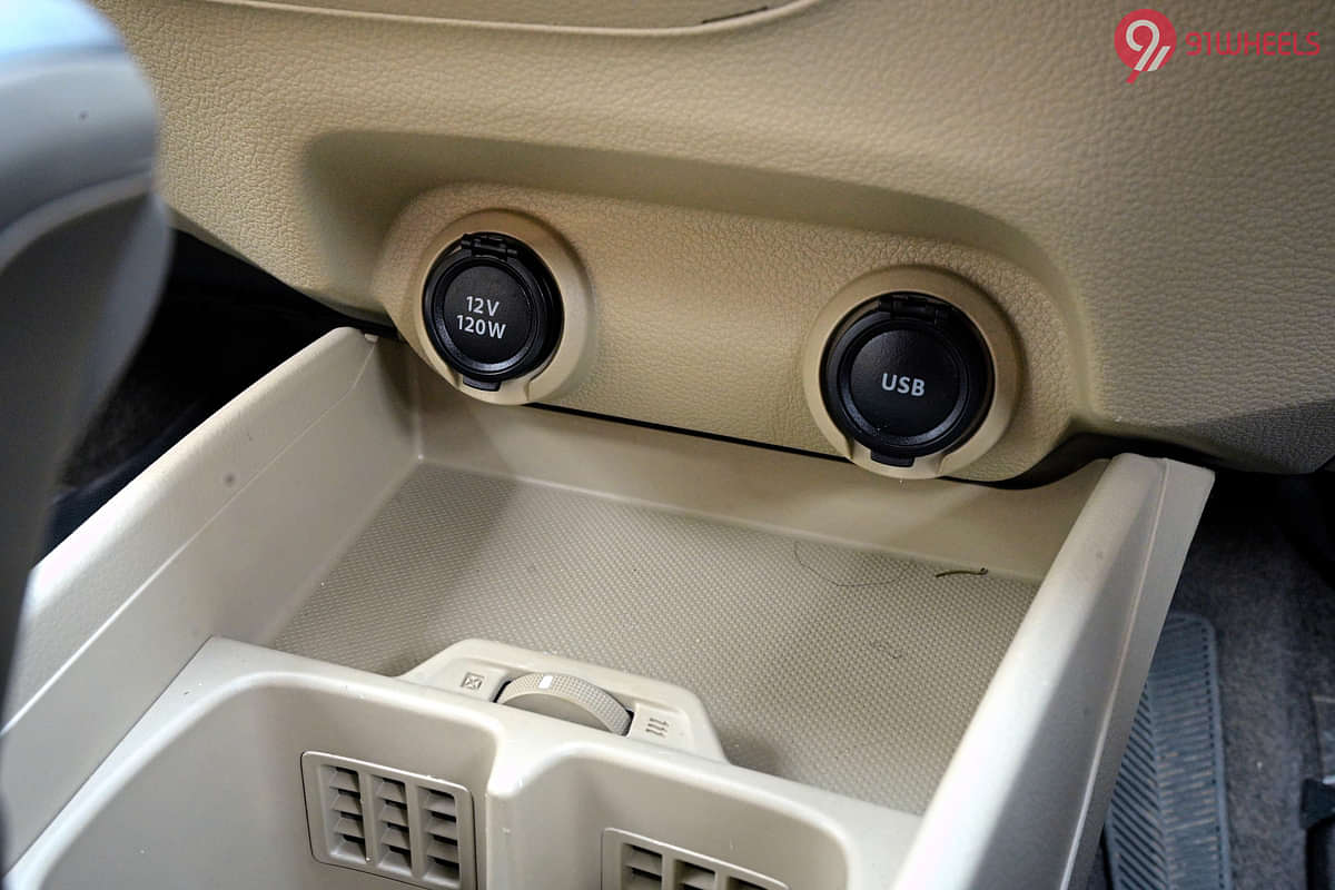 Toyota Rumion USB Port/Power Socket/Wireless Charging