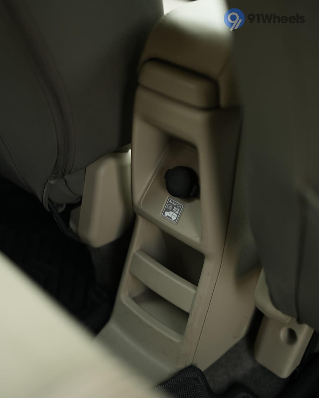 Toyota Rumion Rear Row Charging Point