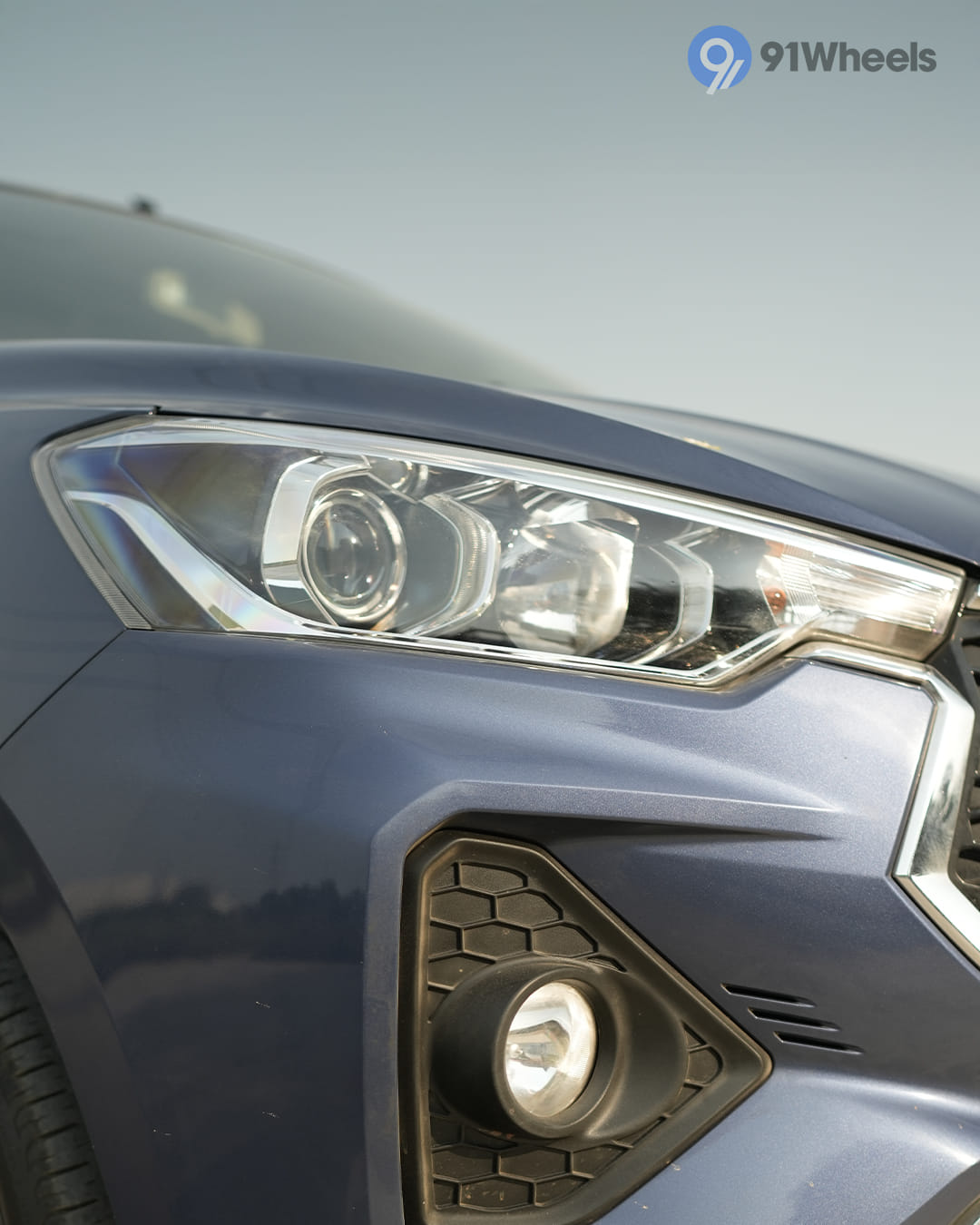 Toyota Rumion Headlight