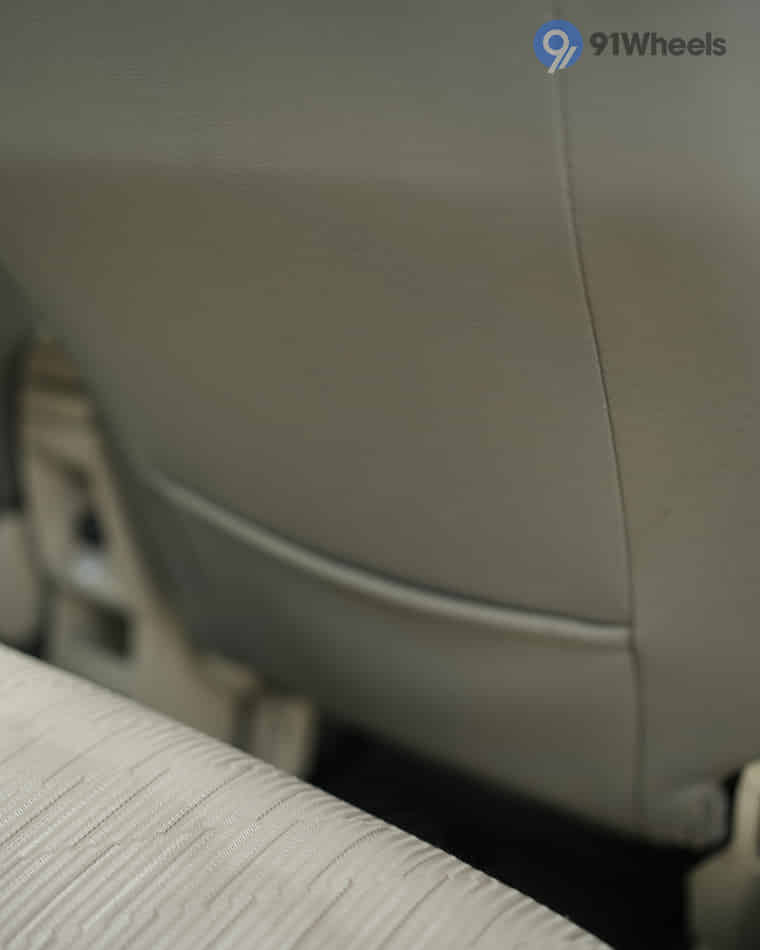 Seats & Cabin Comfort - 6 Seats & Cabin Comfort - 6