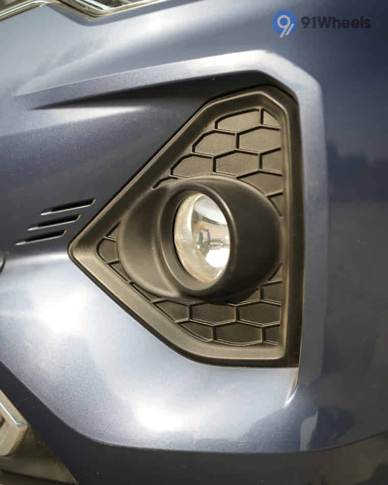 Headlights & Tail-lights - 3 Headlights & Tail-lights - 3