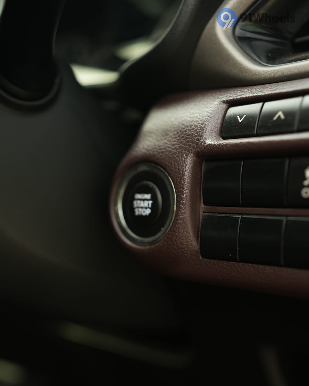 Dashboard & Front Cabin - 11