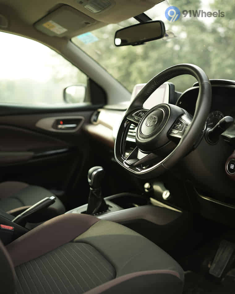 Dashboard & Front Cabin - 12